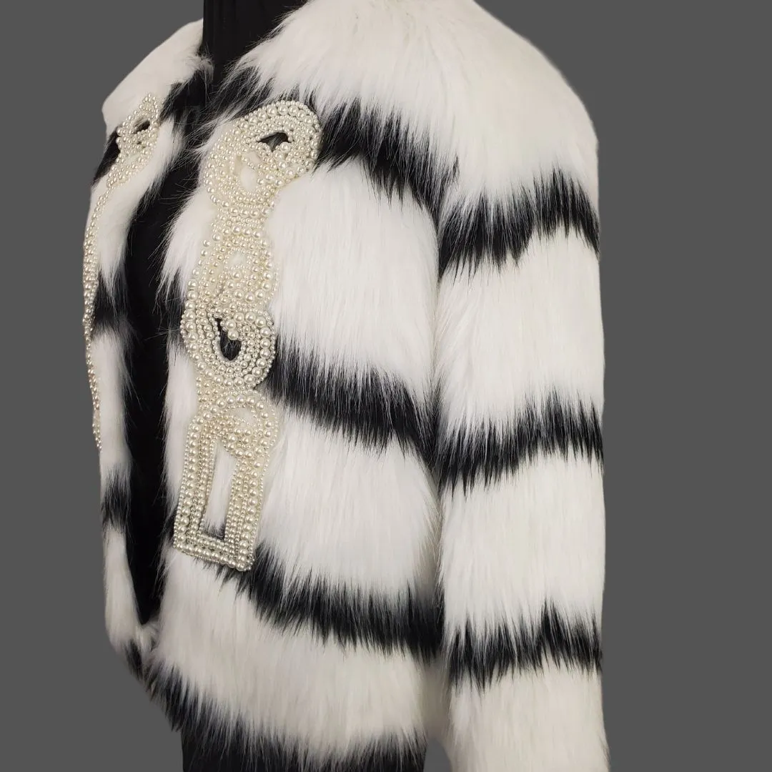 CRUELLA DAVINA-Black and White Chevron Faux Fur Coat With Pearls