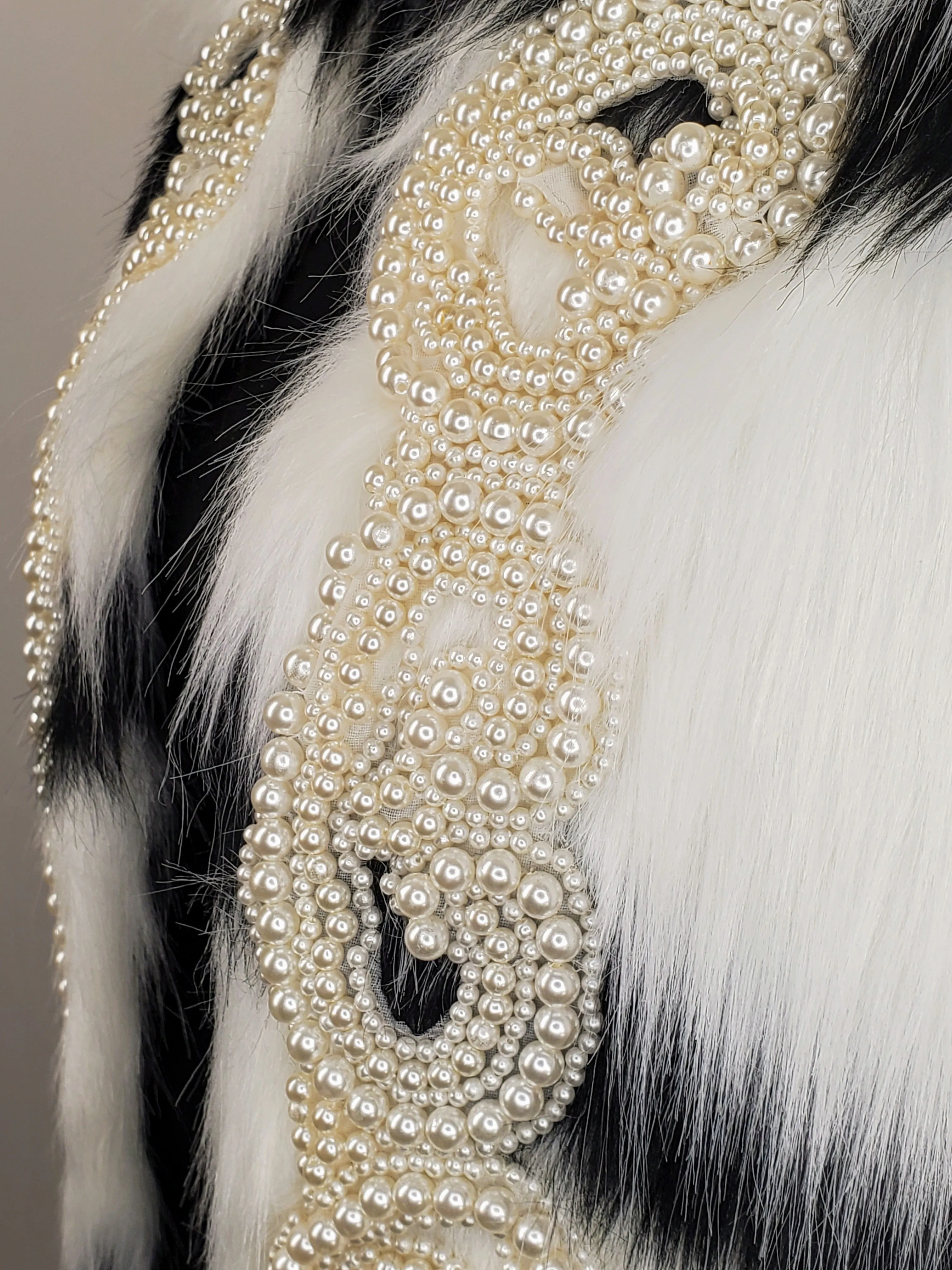 CRUELLA DAVINA-Black and White Chevron Faux Fur Coat With Pearls