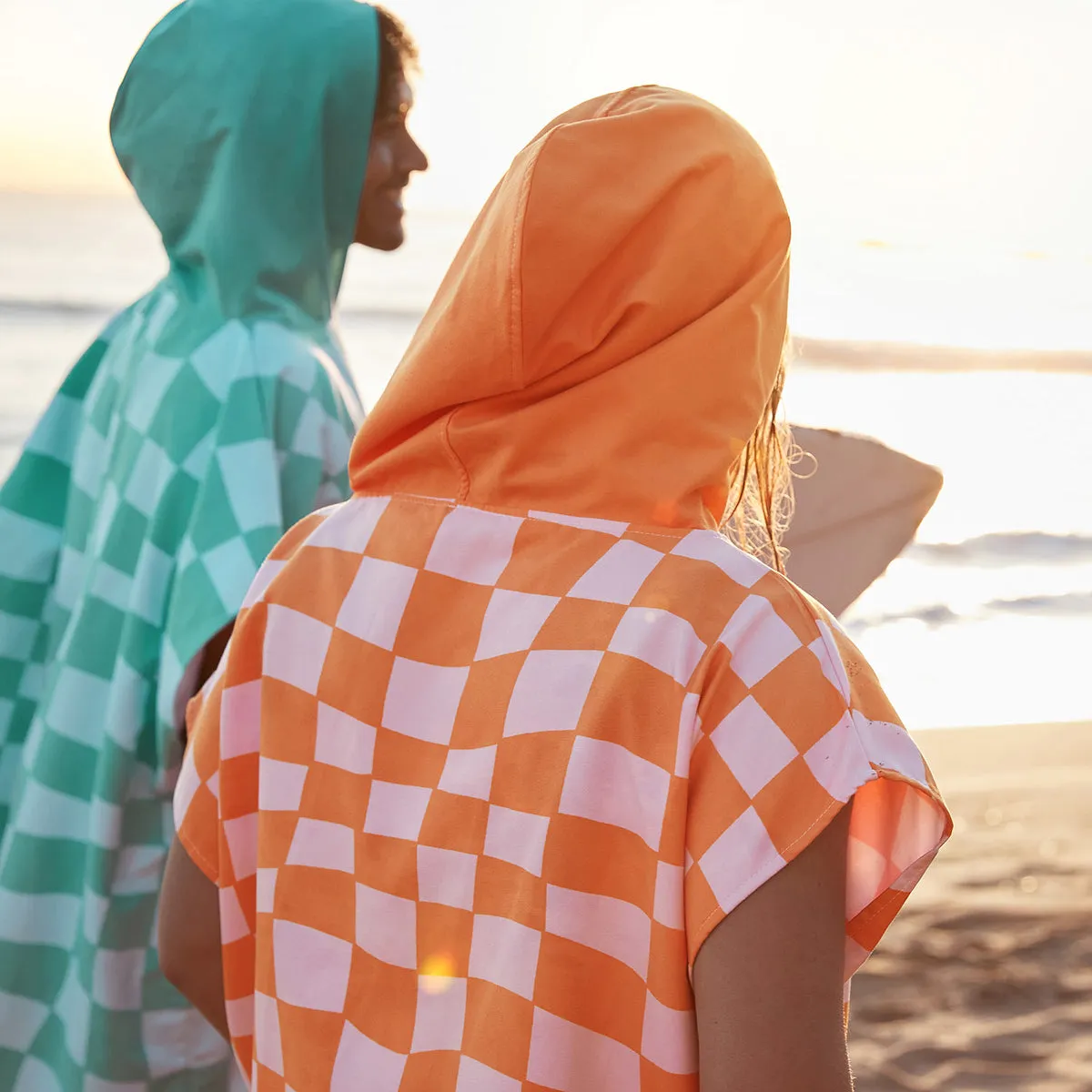 Dock & Bay Poncho Adults - Groovy Check - GRS Certified
