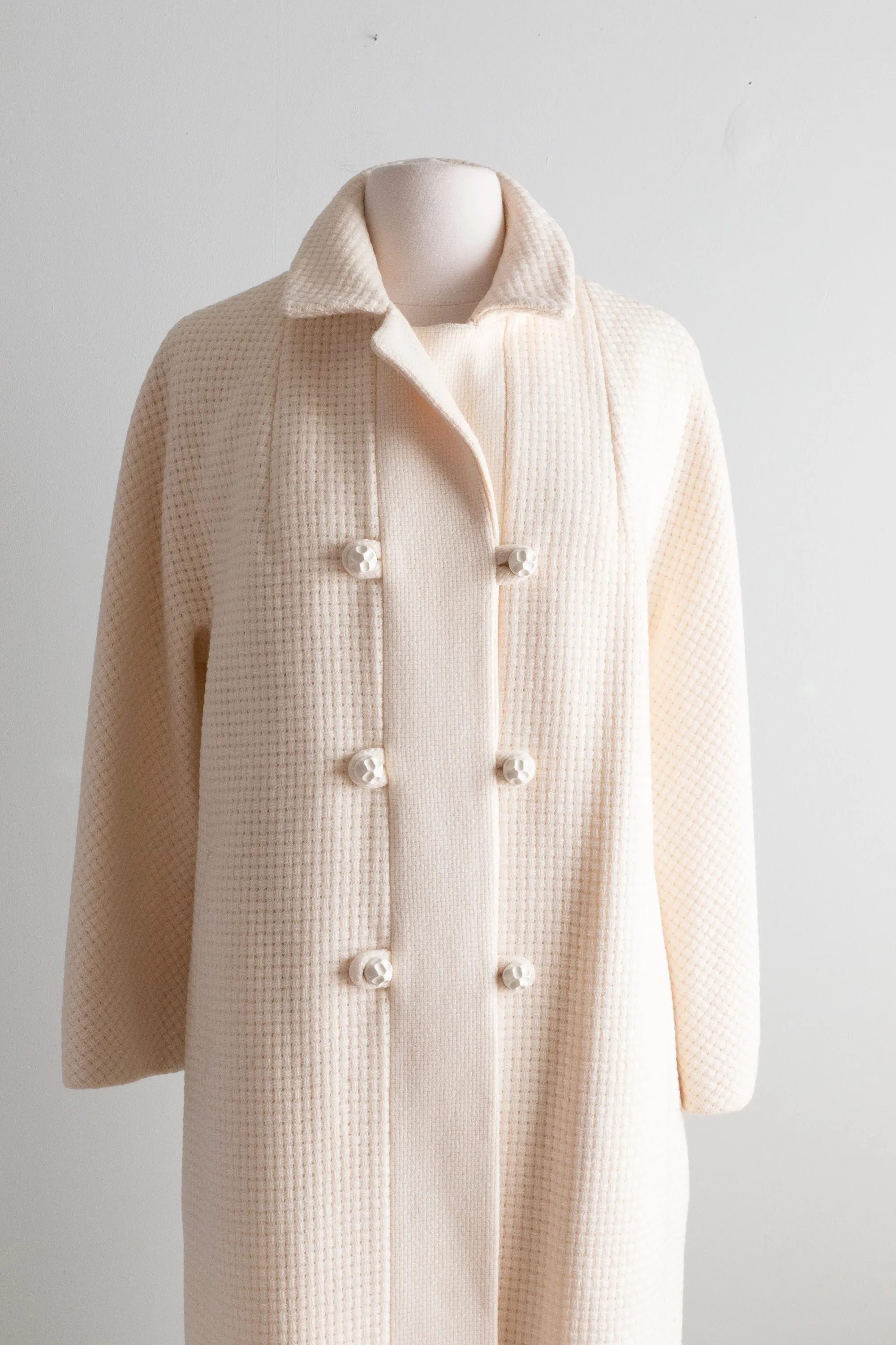 Elegant 1960's Ivory Wool Waffle Weave Coat By Betty Rose / Medium