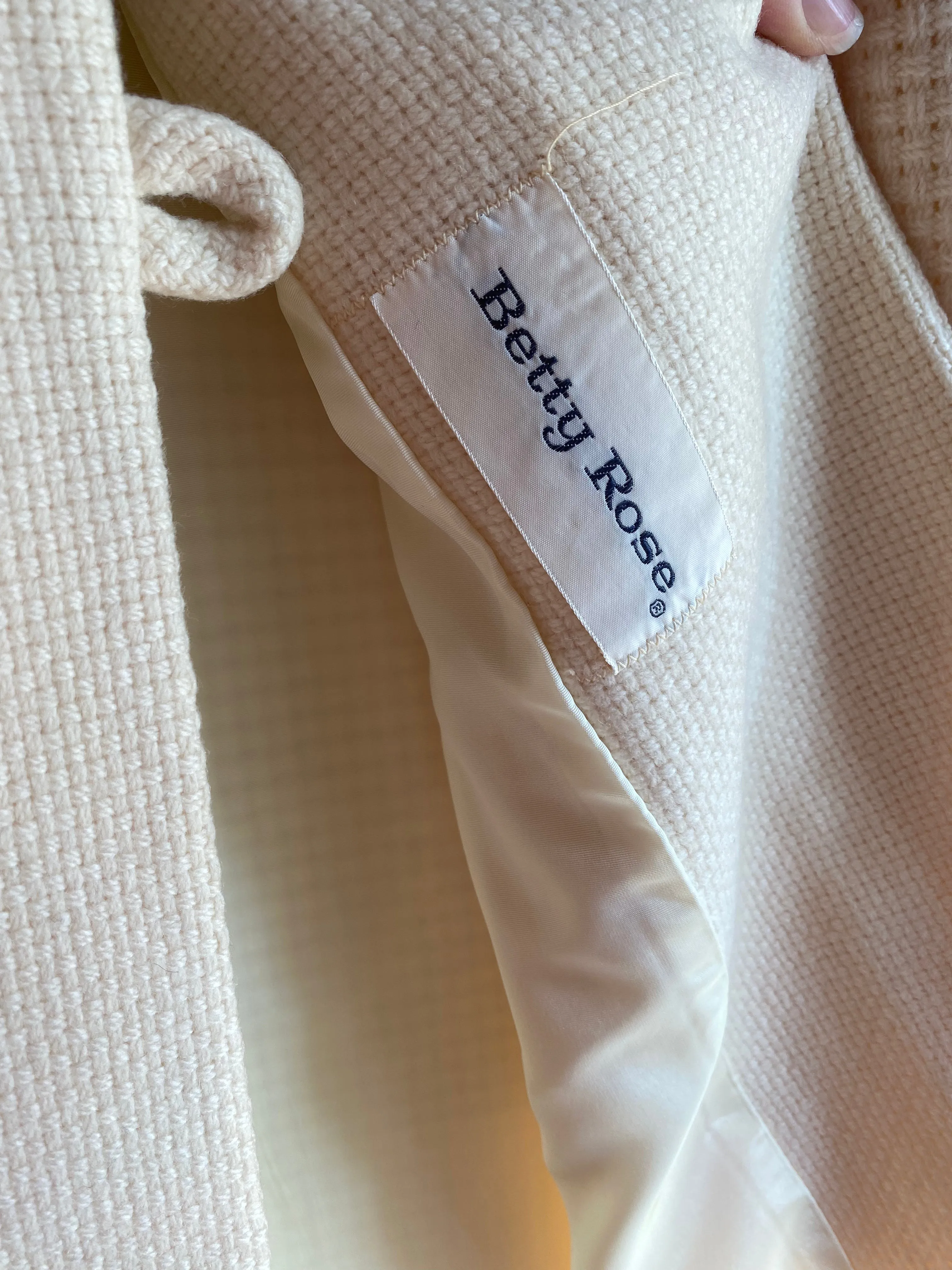 Elegant 1960's Ivory Wool Waffle Weave Coat By Betty Rose / Medium