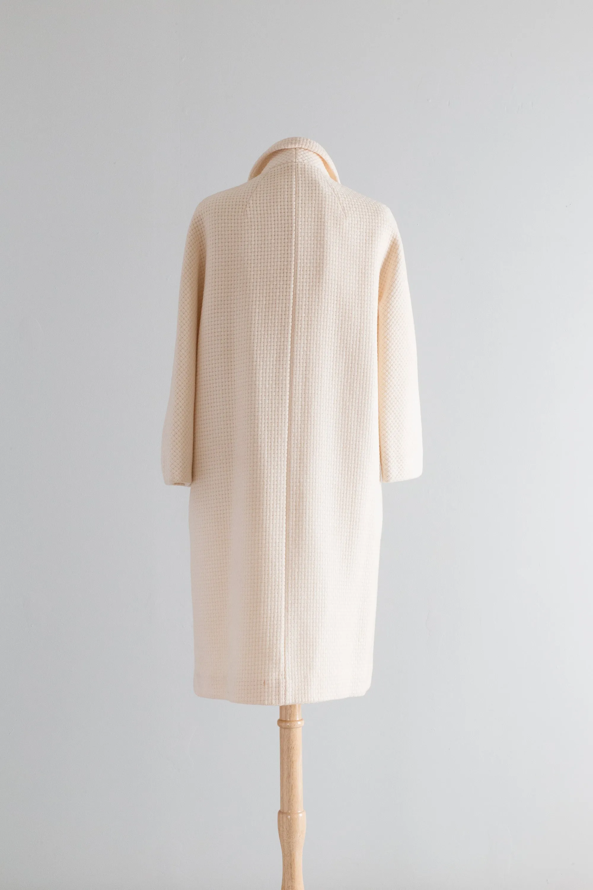 Elegant 1960's Ivory Wool Waffle Weave Coat By Betty Rose / Medium