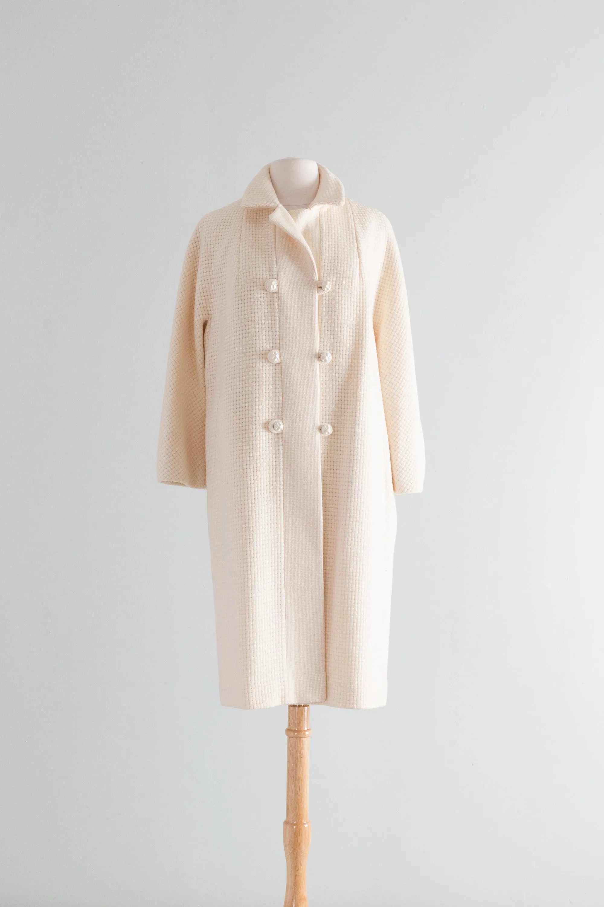 Elegant 1960's Ivory Wool Waffle Weave Coat By Betty Rose / Medium