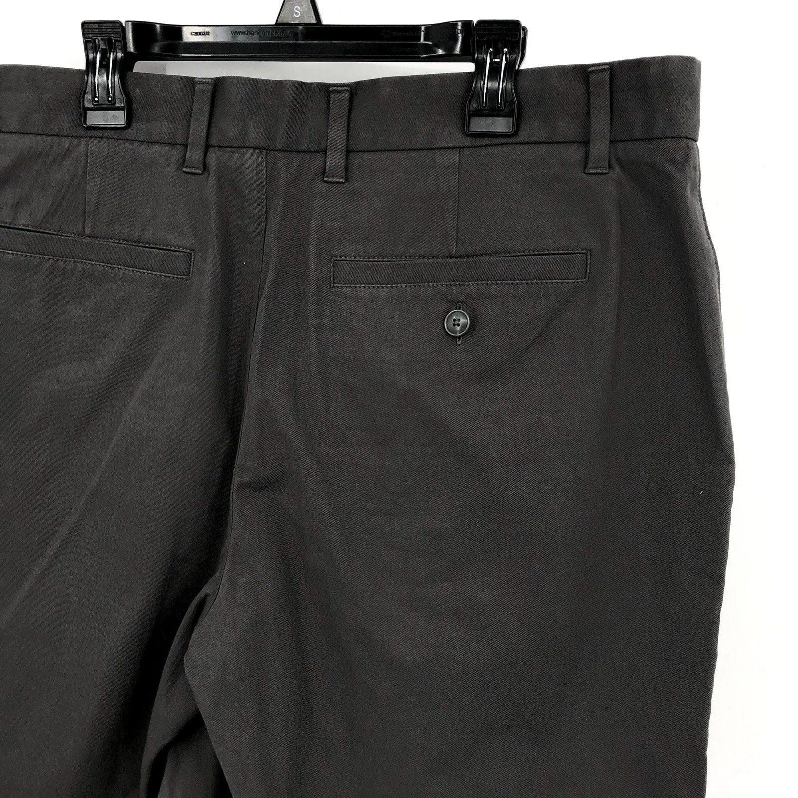 EVERLANE Men's 7” Slim-Fit Performance Chino Shorts Size 32 Slate Grey