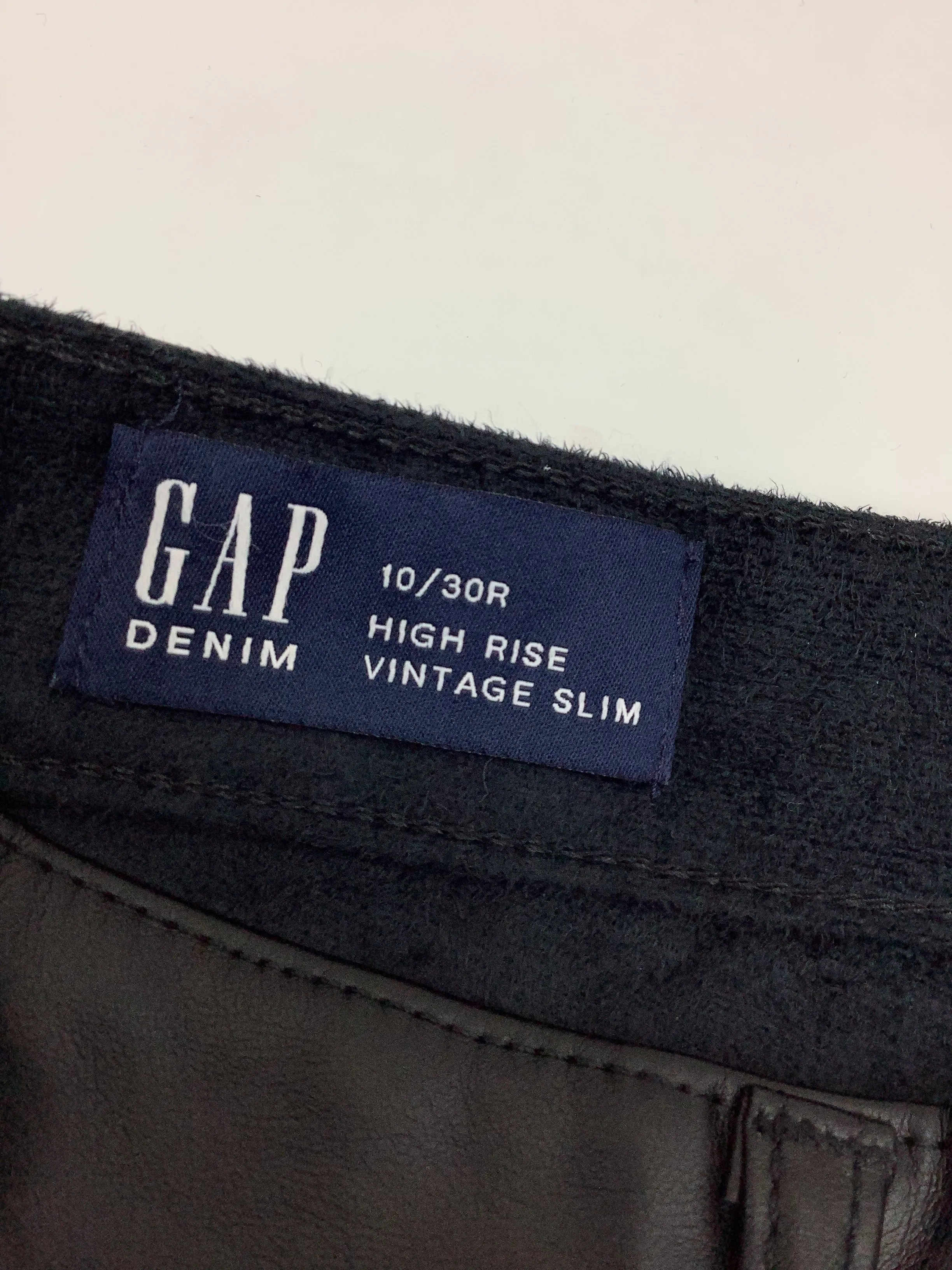 Gap Pant Black Faux Leather Size: US/10 EU/30