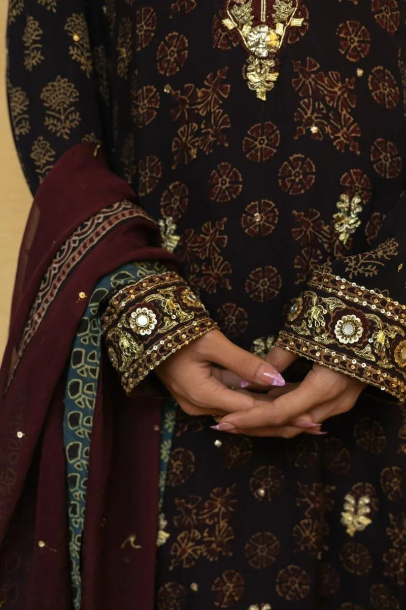 Insia Sohail - Ajrak Kurta - Earthly brown - 3 Piece - Chiffon