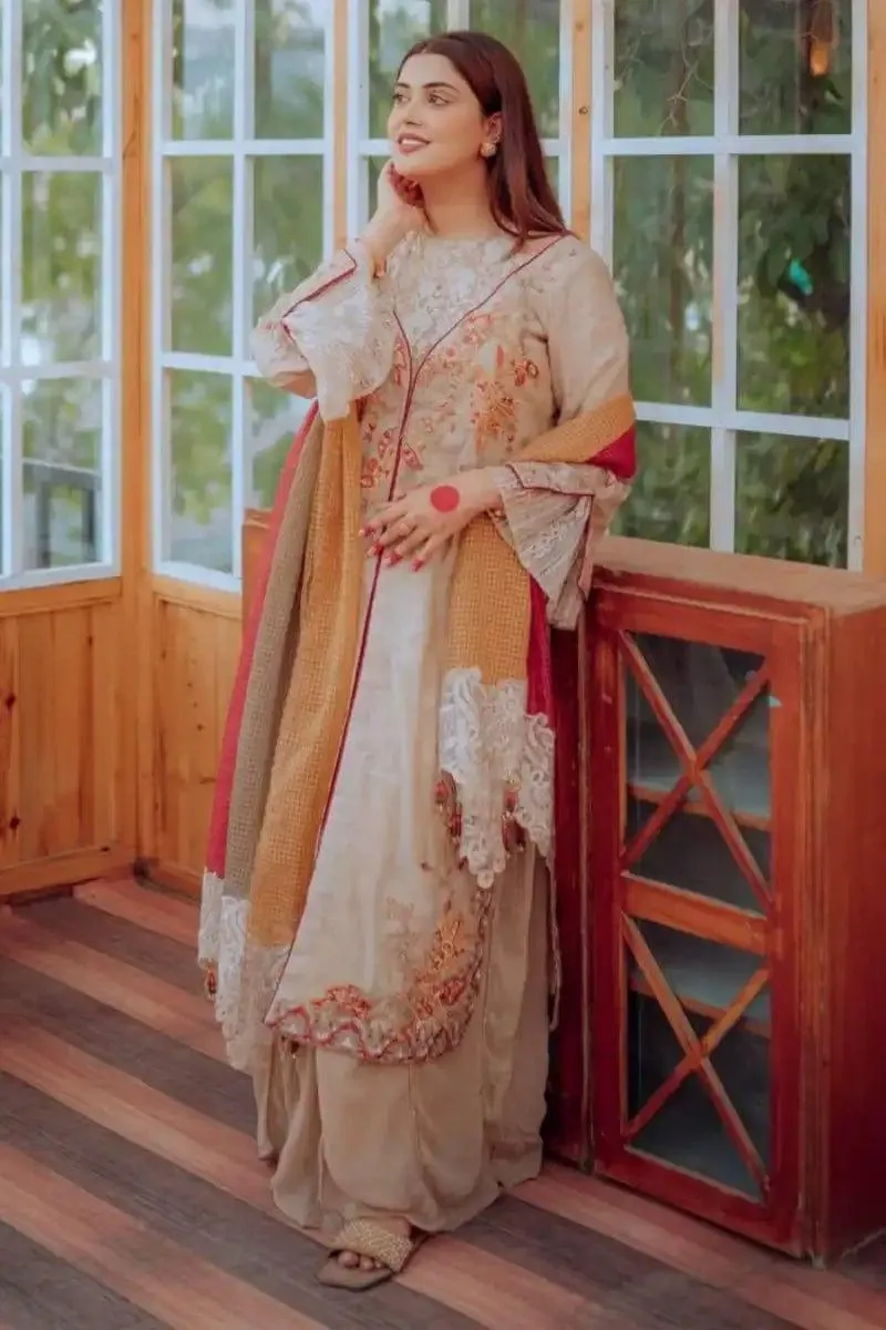 Kanwal Aftab in Nilofer Shahid - Coral Bells - Embroidered - 3 Piece