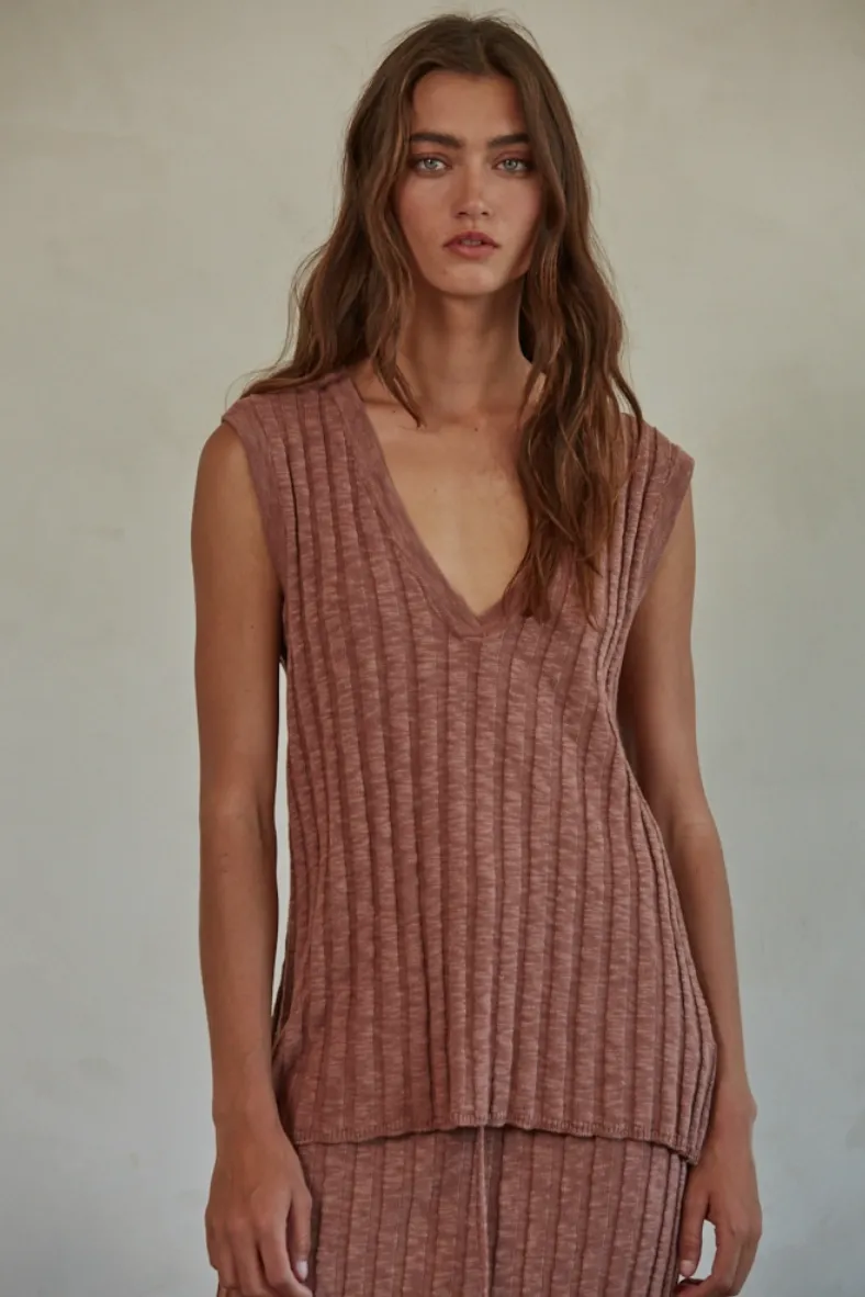 LAST CHANCE! Isla Vest Top- Rust