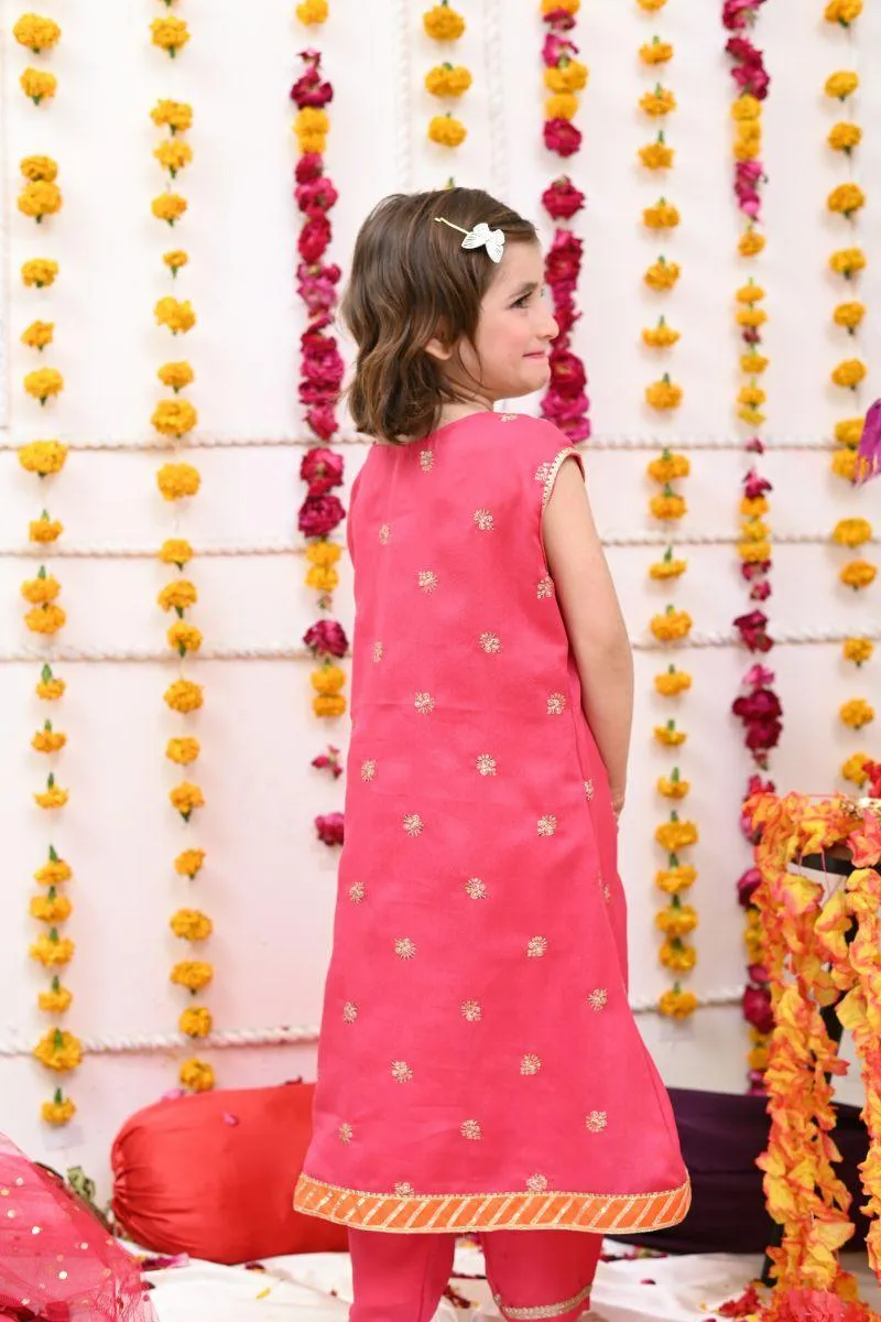 Mom4Little Maryam Khalid Outfit