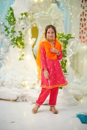 Mom4Little Maryam Khalid Outfit