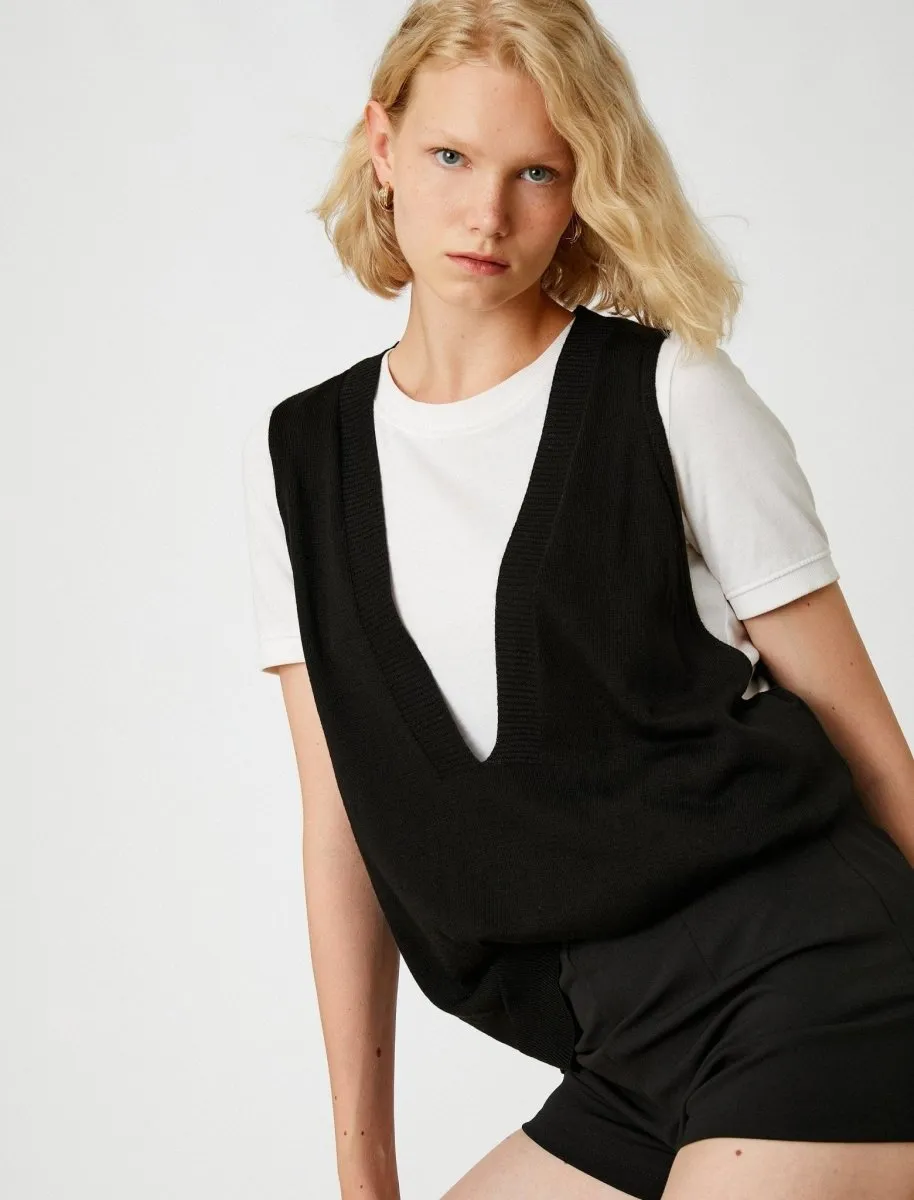 Oversized Sweater Vest in Black