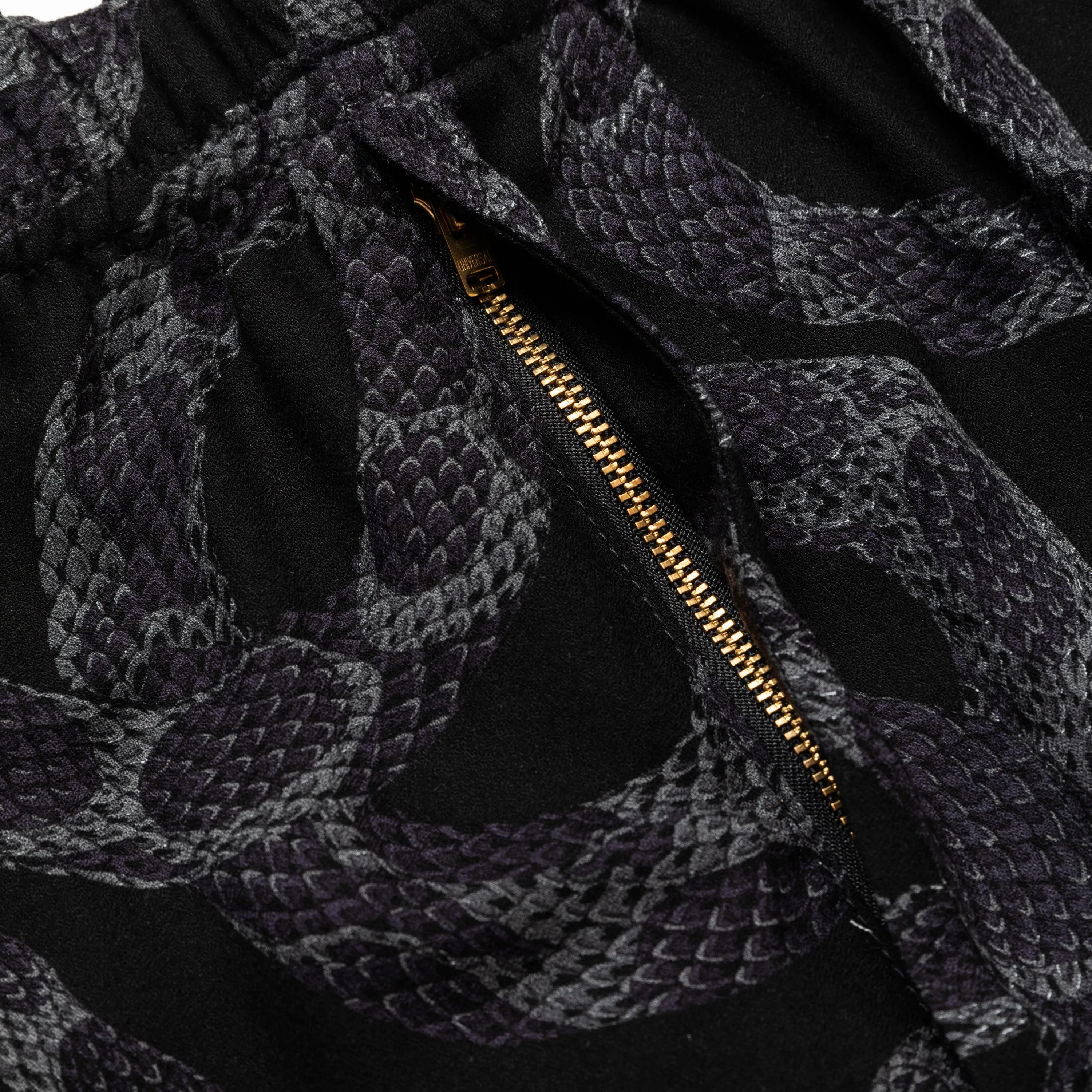 R/P ALLOVER SNAKE PATTERN EASY SHORTS ＜LIMITED＞