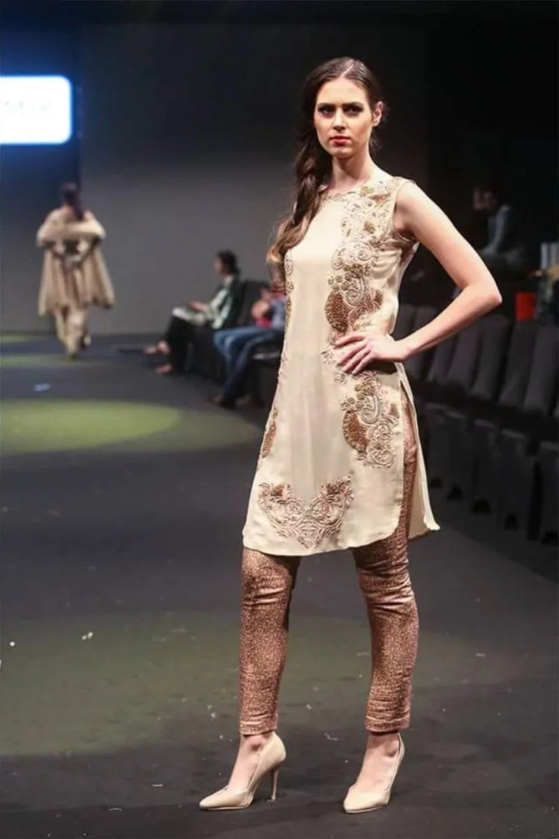 Sadia Aamir - de rose - Beige - Chiffon & Jamawar - 2 Piece